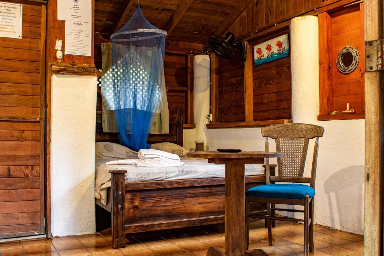 Chalet Cabinas Hibiscus Cahuita Exterior foto