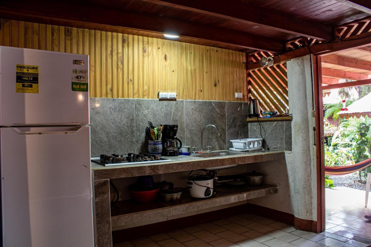 Chalet Cabinas Hibiscus Cahuita Exterior foto