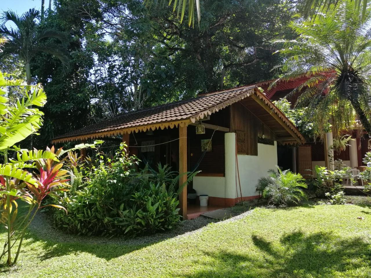 Chalet Cabinas Hibiscus Cahuita Exterior foto