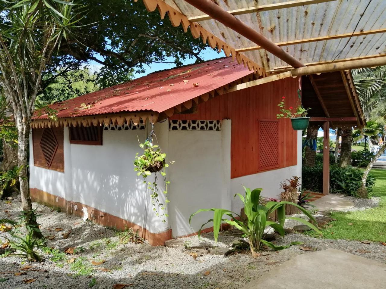 Chalet Cabinas Hibiscus Cahuita Exterior foto