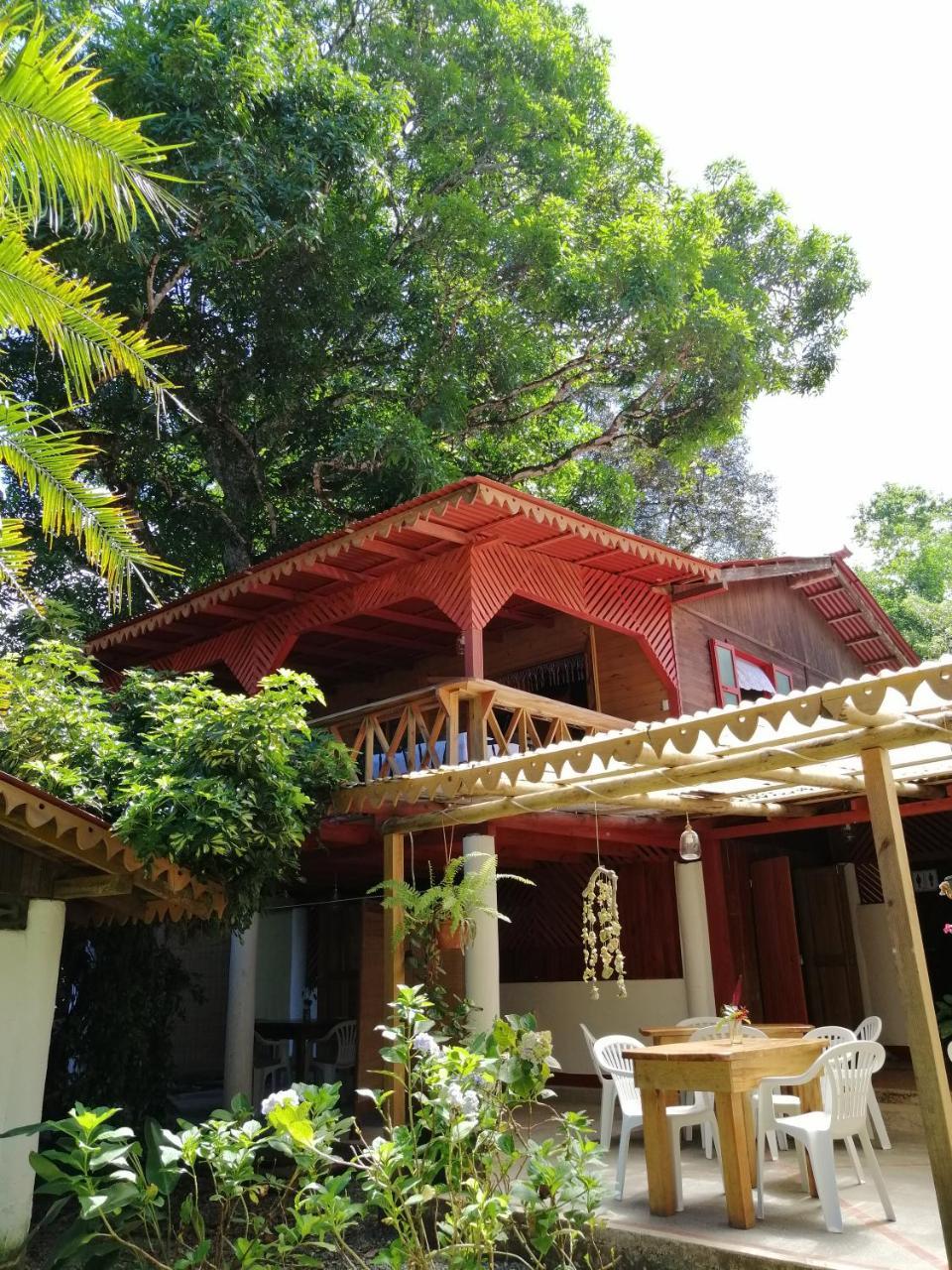Chalet Cabinas Hibiscus Cahuita Exterior foto